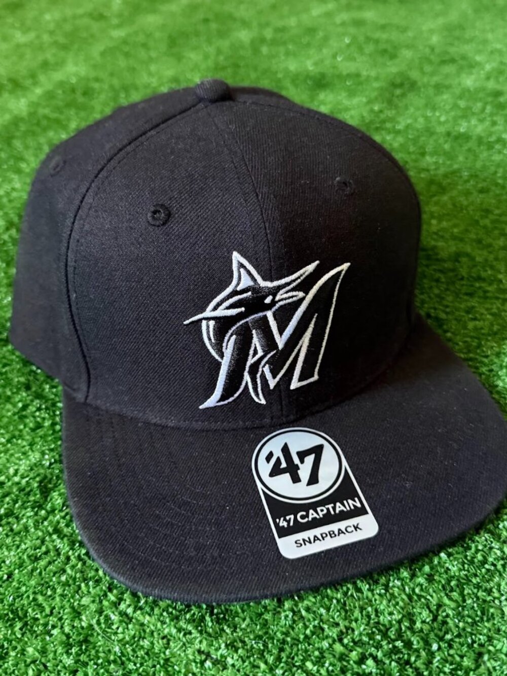 Miami Marlins '47 Brand Captain Snapback Hat Black White MLB Baseball Cap OS